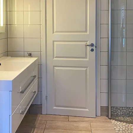 Lovely In With Wifi Holiday home *
